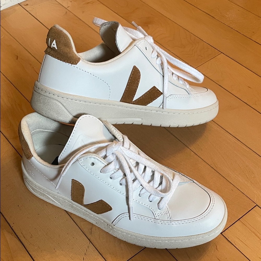 Veja White and Brown Casual Sneakers
